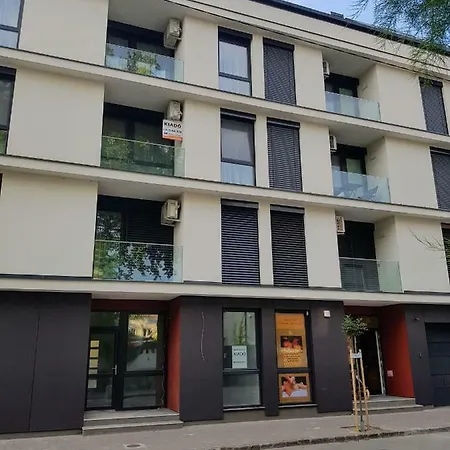 With Free Parking Apartmán *