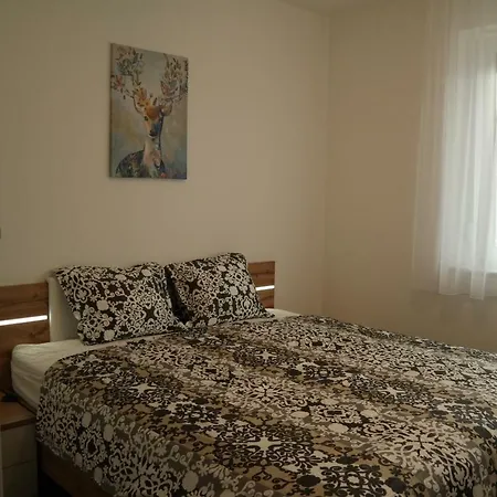 With Free Parking Apartmán