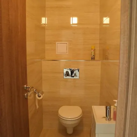 Apartmán With Free Parking Ráb